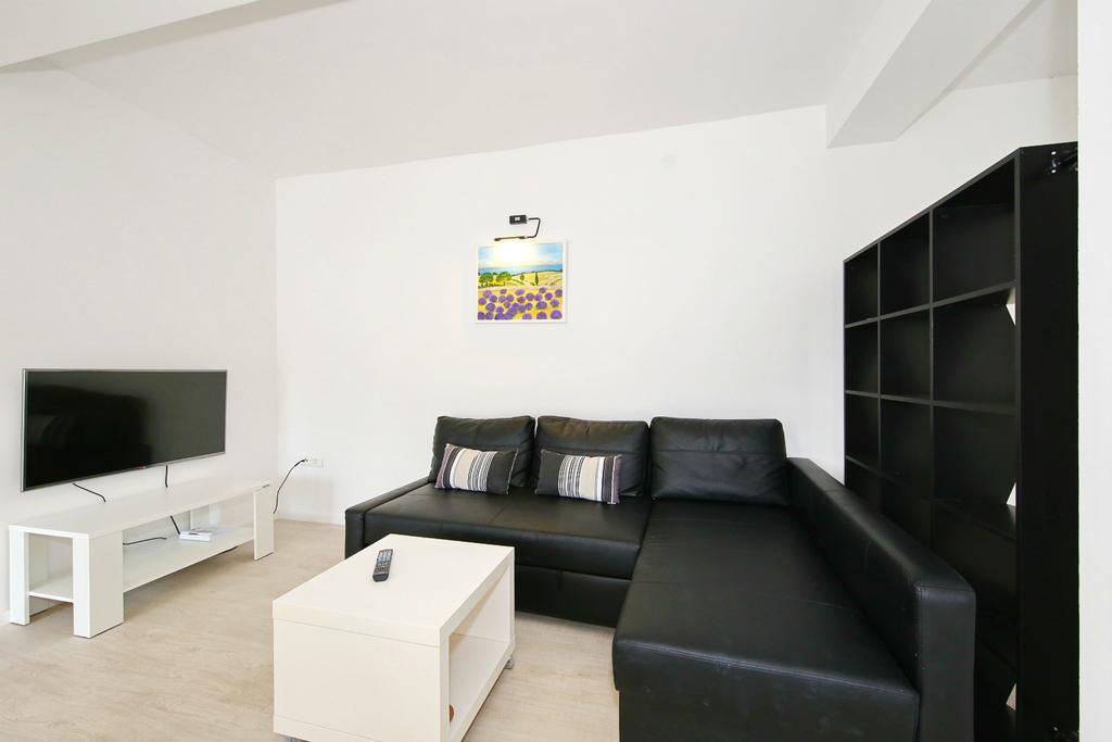 Apartments Matkovic Sveti Filip i Jakov Exterior foto
